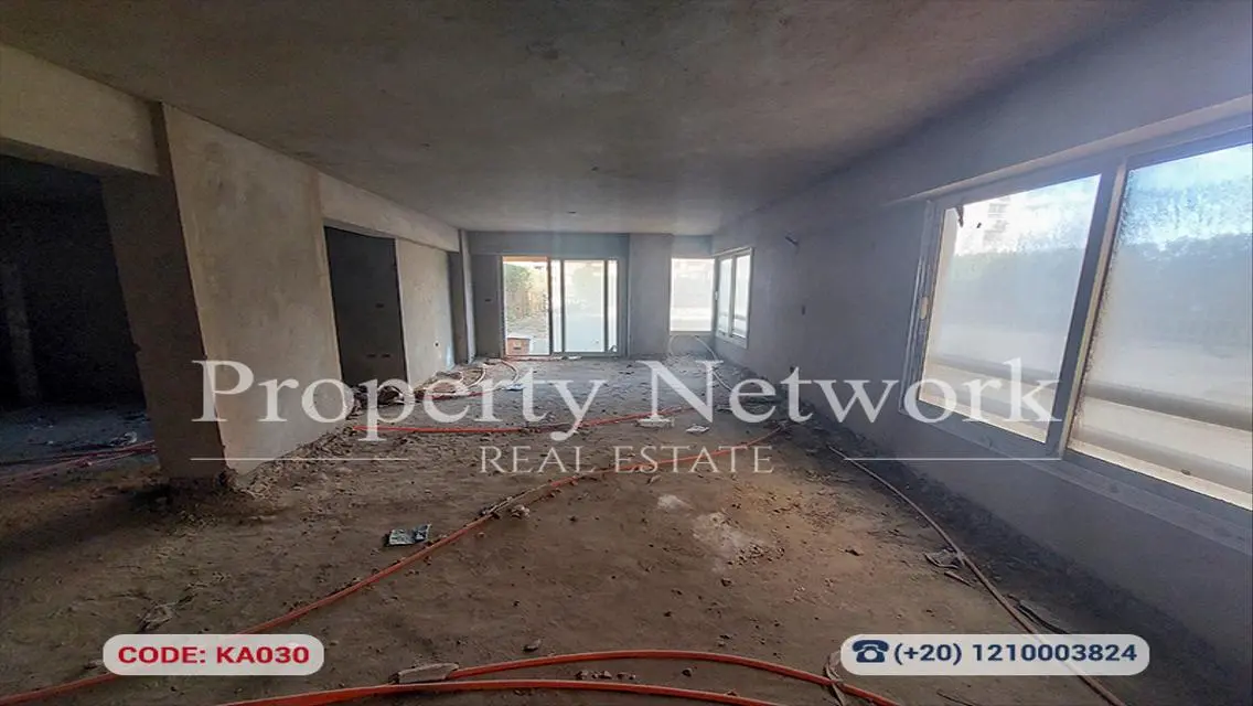 Luxury Apartment with Private Balcony and Garden