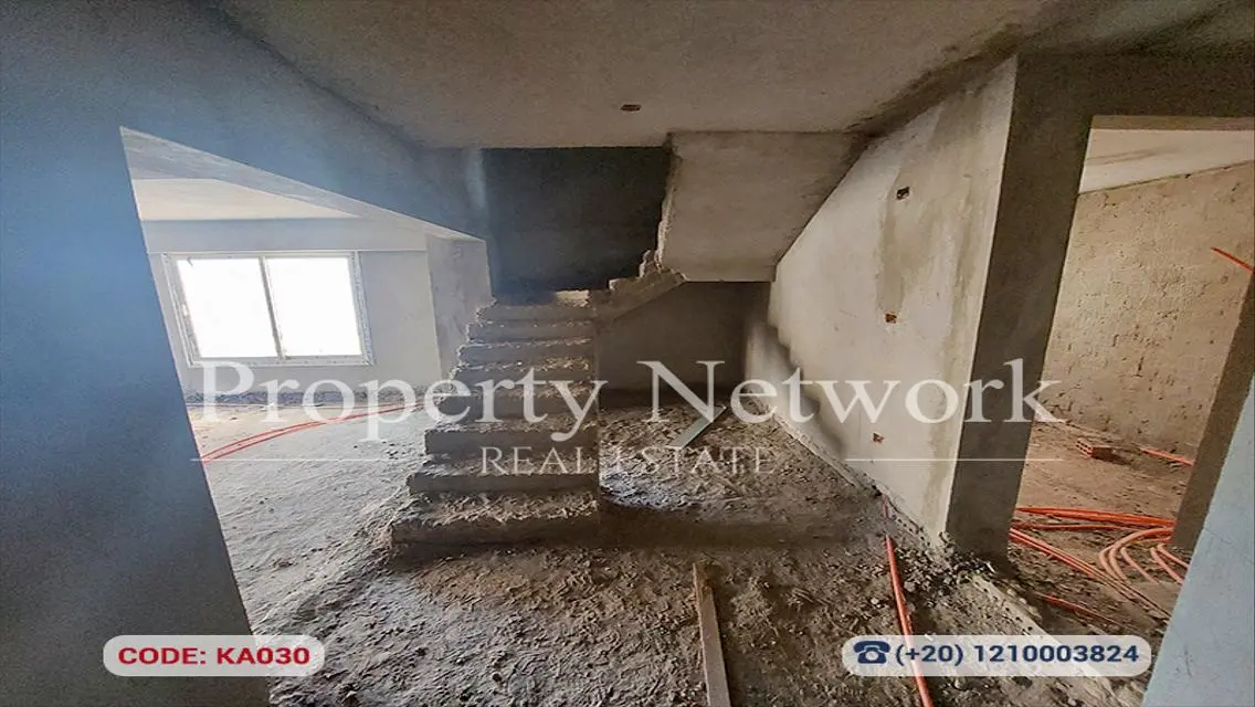 Luxury Apartment with Private Balcony and Garden