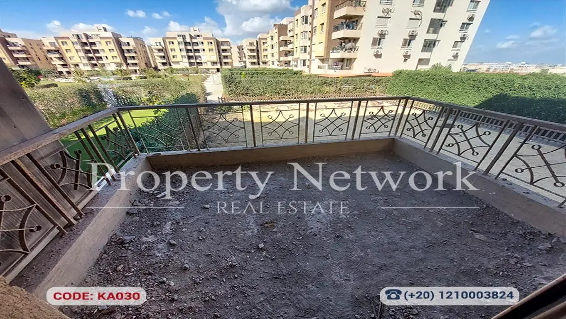 Luxury Apartment with Private Balcony and Garden