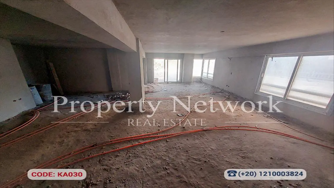 Luxury Apartment with Private Balcony and Garden