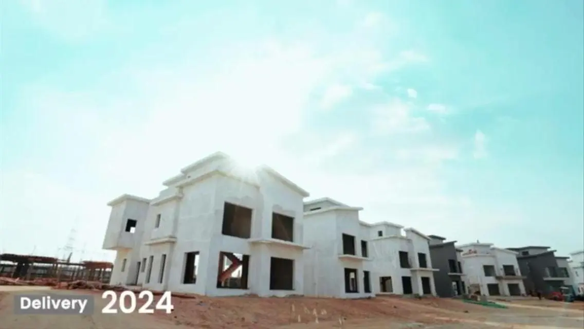 Luxury Villa with 6 Bedrooms, Private Garden and Pool