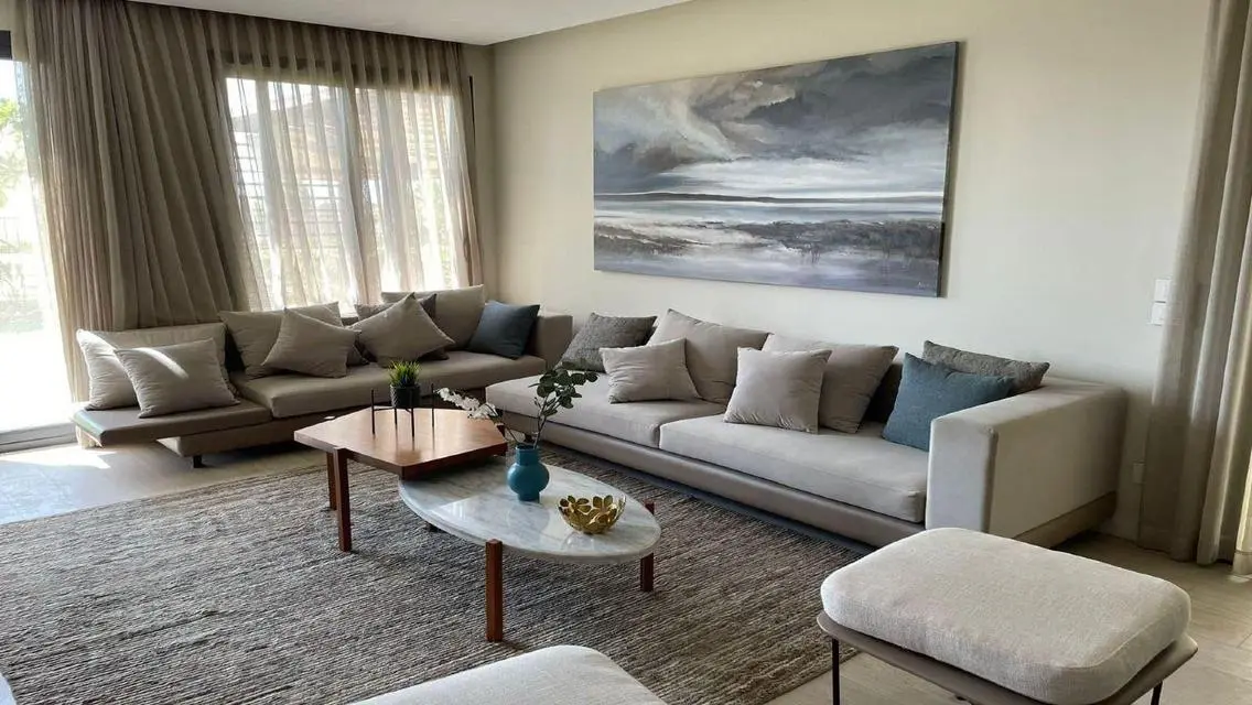 Luxurious Apartment for Sale with Spacious Layout in the City Center