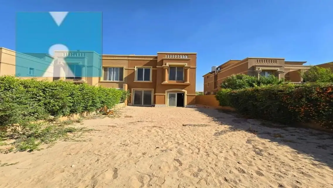 Luxury 4-Bedroom Apartment with Private Garden in the City Center