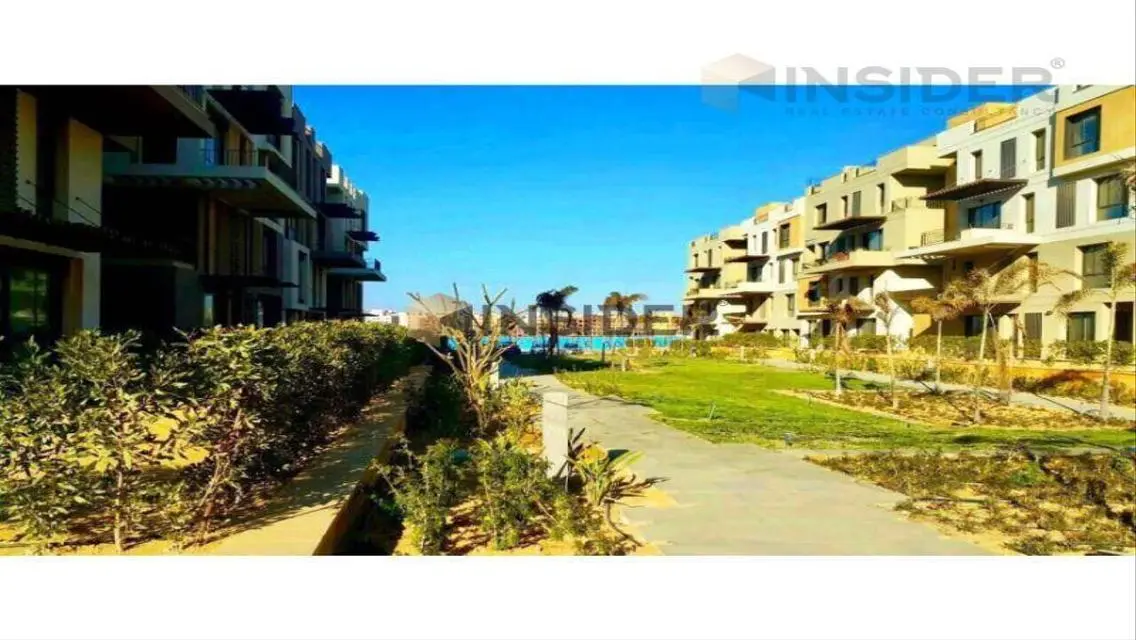 فيلا فاخرة مع حديقة خاصة ومسبح