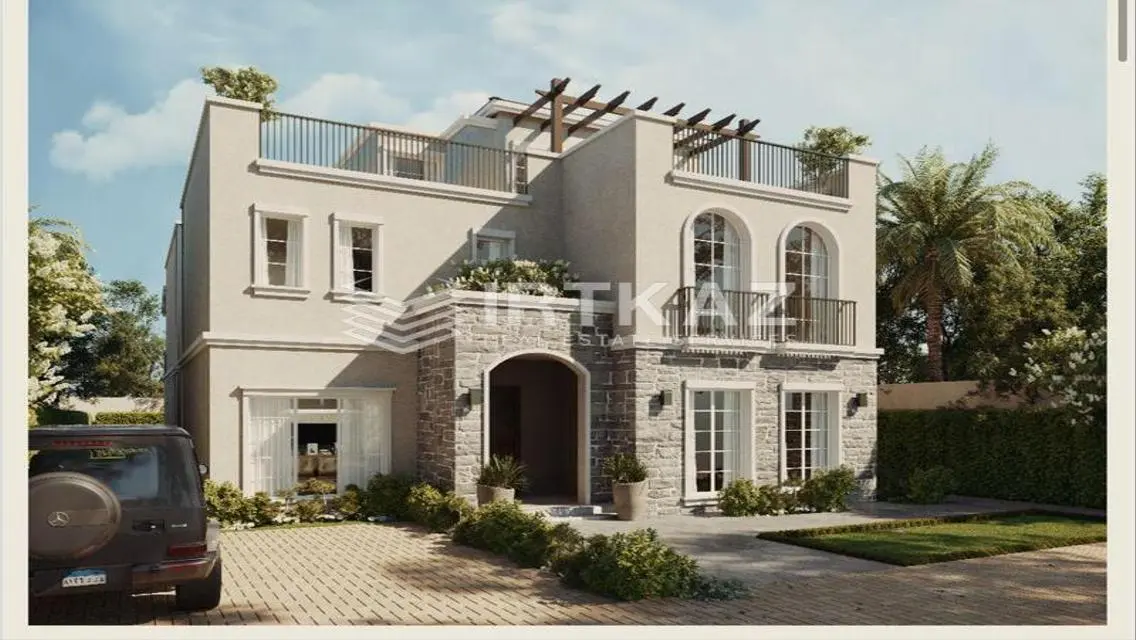 Luxury Villa in Ever Compound - New Cairo