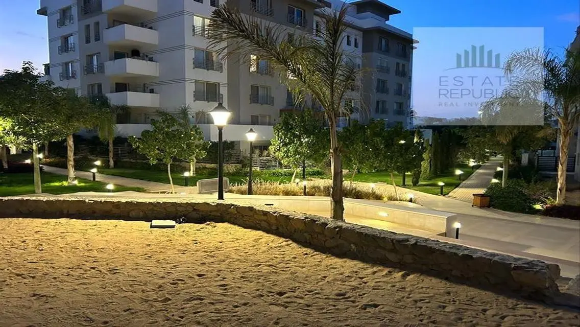 شقة فاخرة بمساحة 278 متر مربع