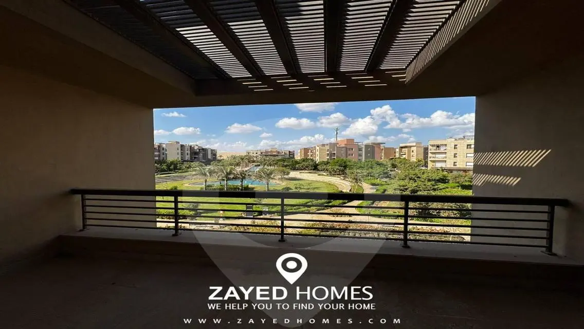Luxurious Apartment with Private Garden and Pool