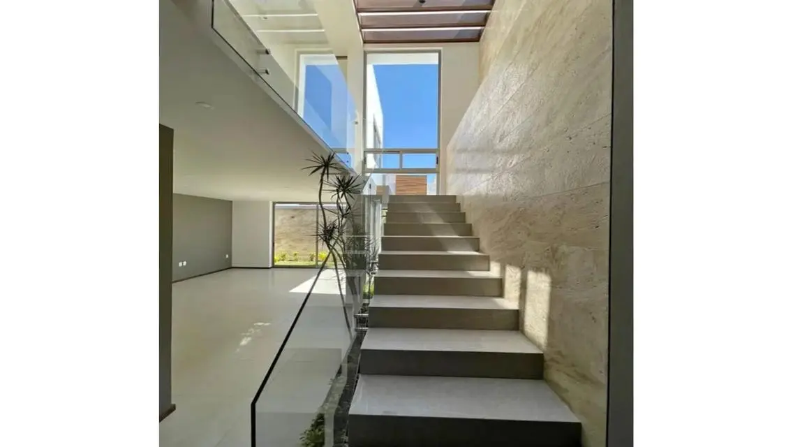 Luxury Villa in Beverly Hills