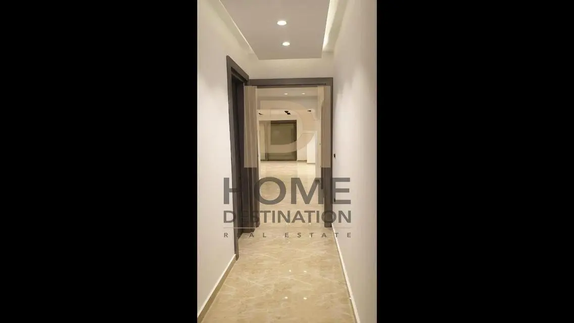 Luxury Apartment in Sky Plaza Mall - 3 Bedrooms
