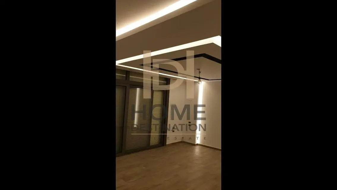 Luxury Apartment in Sky Plaza Mall - 3 Bedrooms