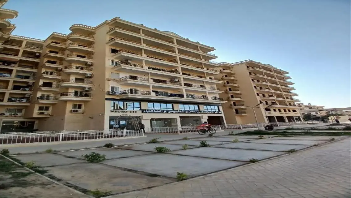 شقة فاخرة للبيع بإطلالة مميزة