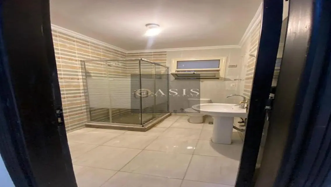 Stunning Apartment in Oasis with Spacious Layout