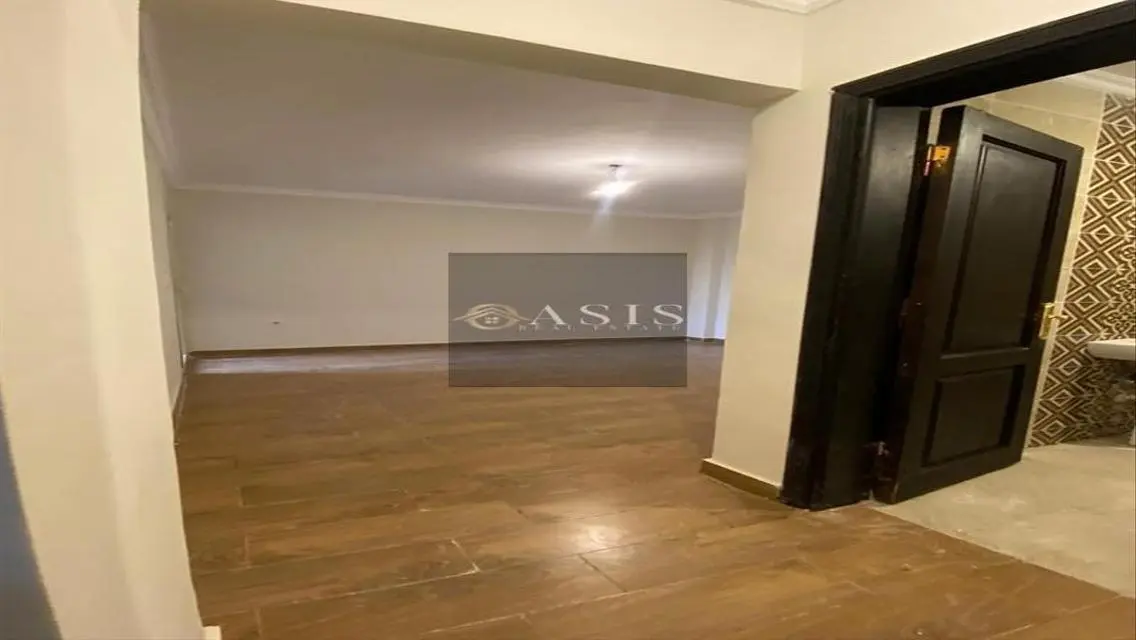 Stunning Apartment in Oasis with Spacious Layout