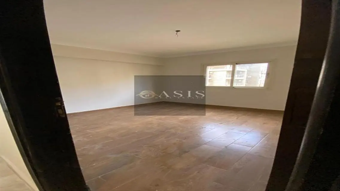 Stunning Apartment in Oasis with Spacious Layout