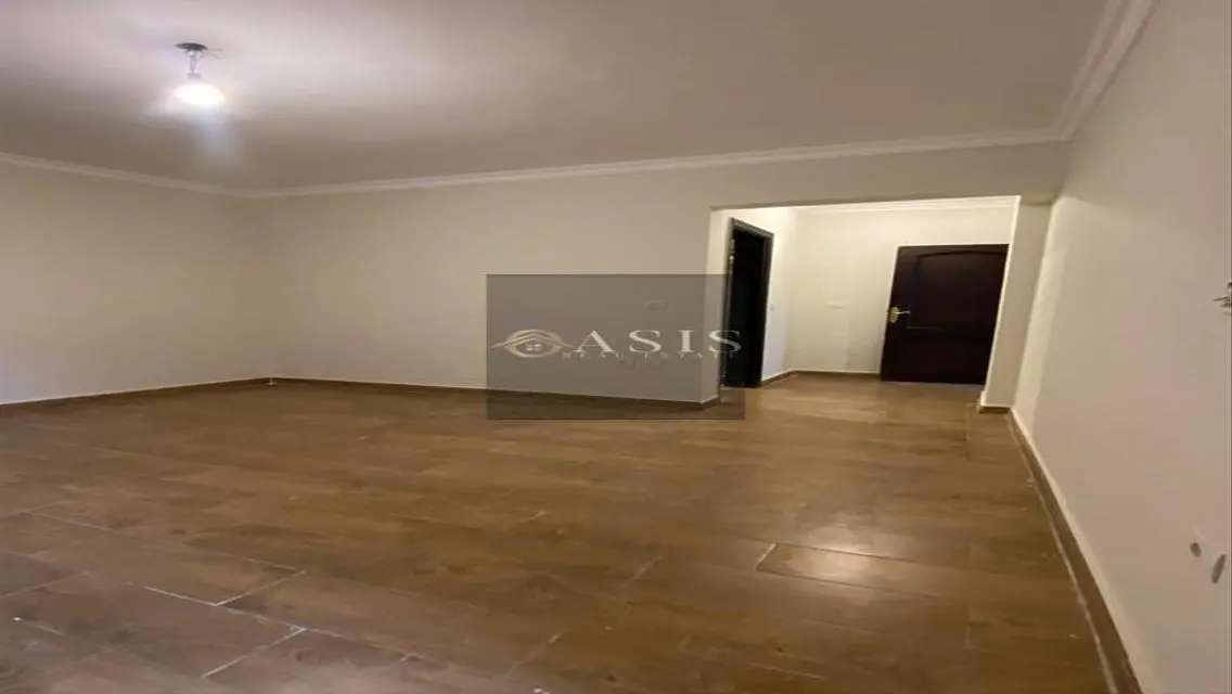 Stunning Apartment in Oasis with Spacious Layout