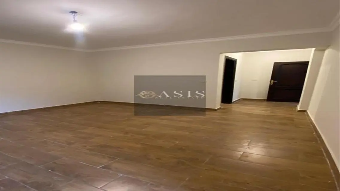 Stunning Apartment in Oasis with Spacious Layout