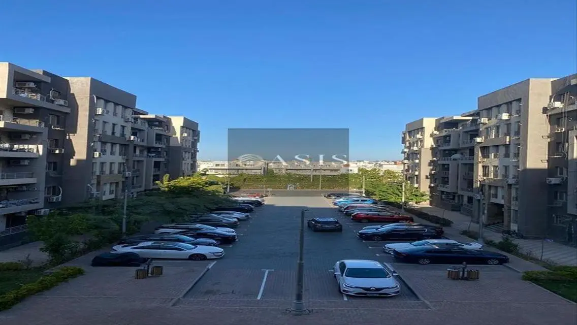 Stunning Apartment in Oasis with Spacious Layout