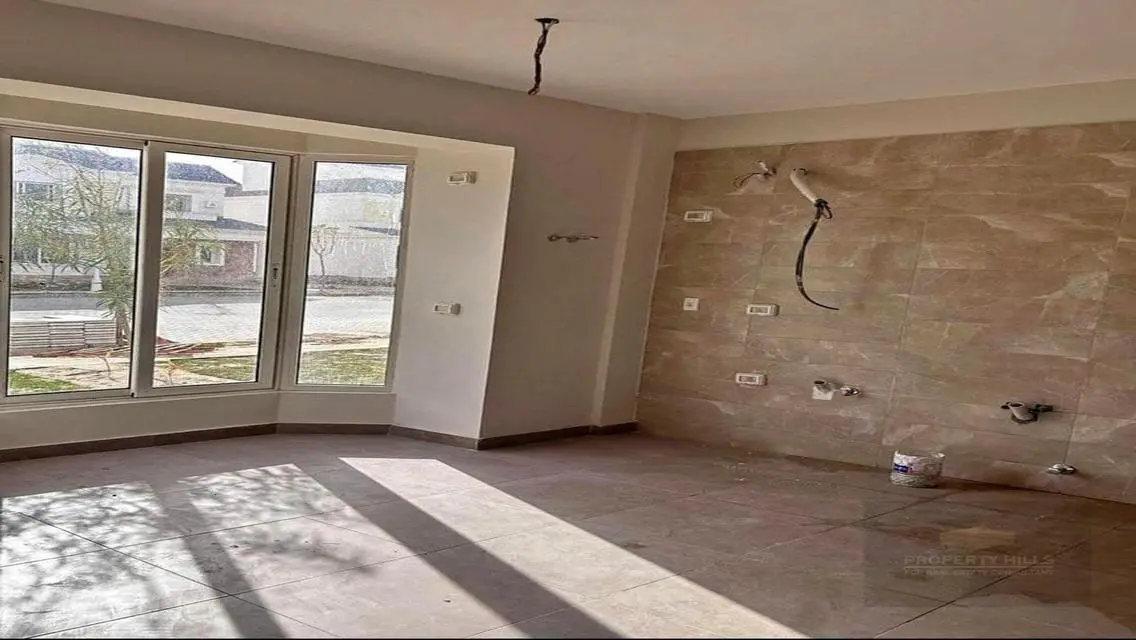 Luxury Villa for Sale in Compound Joya - 2253