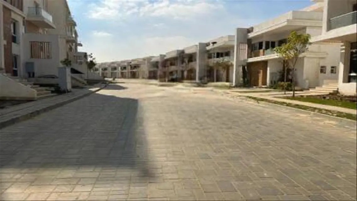 شقة فاخرة مساحة 210 متر بحارس أمن وموقف مغطى