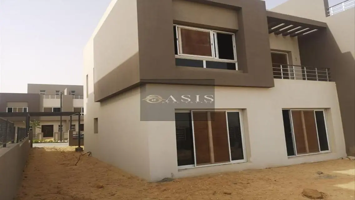 Luxury Villa in Oasis with Private Pool and Garden
