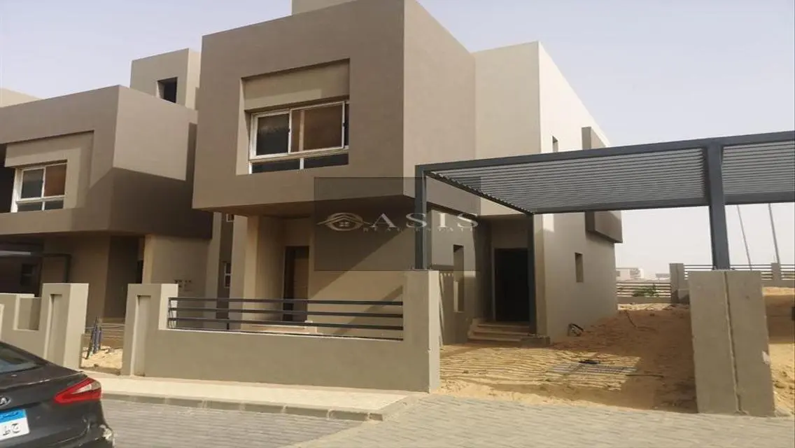 Luxury Villa in Oasis with Private Pool and Garden