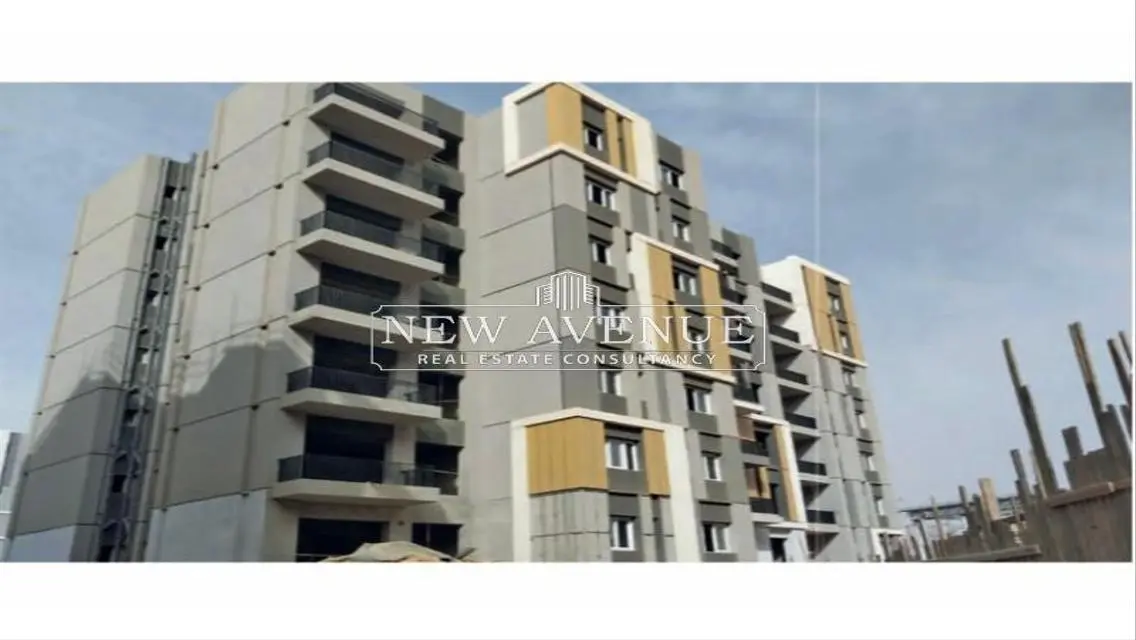 Luxurious Apartment with Private Garden and Maid Room