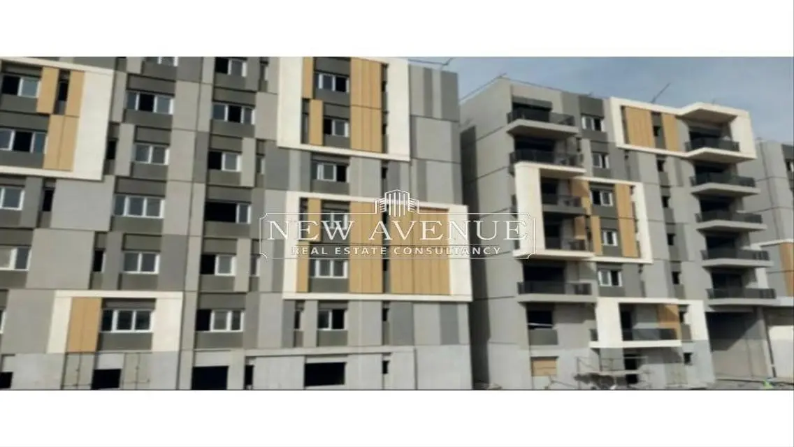 Luxurious Apartment with Private Garden and Maid Room