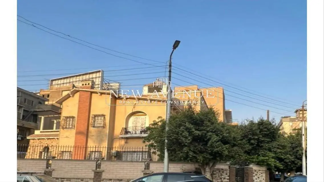 فيلا فاخرة للبيع بمساحة 600 متر