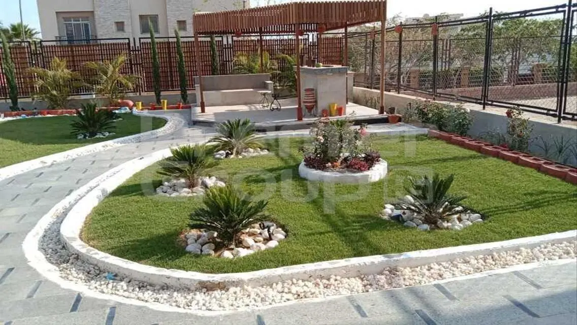 شقة جديدة بفخم في أرقى منطقة