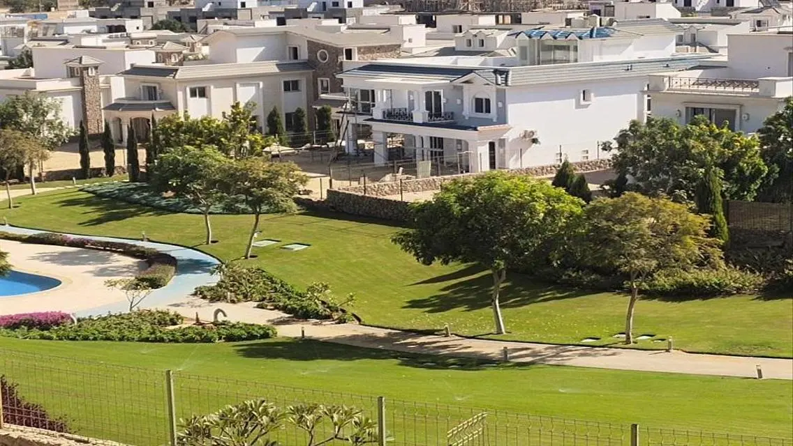 فيلا فاخرة للبيع بسعر مغري