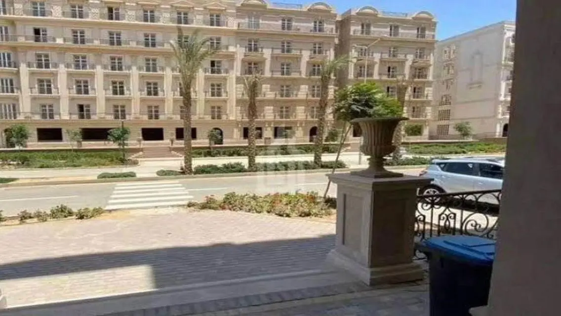 شقة فاخرة مع حارس أمن وموقف مغطى