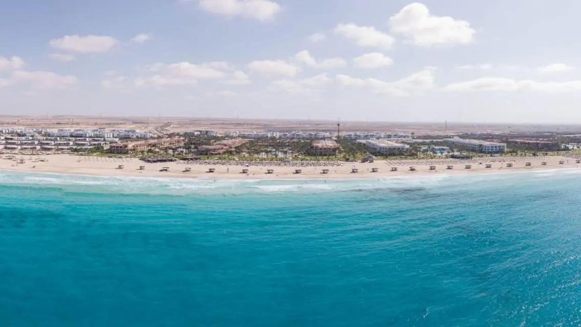 شقة بثلاث غرف نوم وإطلالة على المسبح في رأس سومة