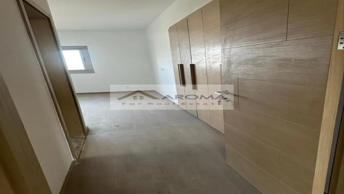 Luxury 3-Bedroom Apartment with 225 sqm Space