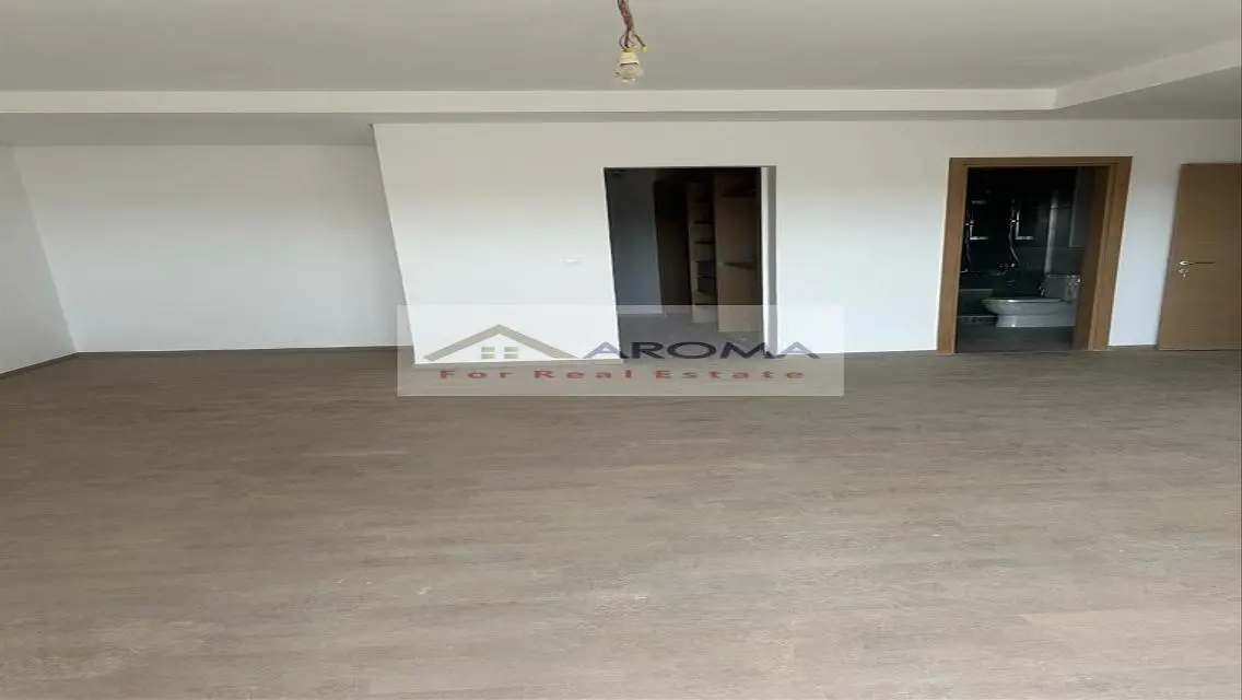 Luxury 3-Bedroom Apartment with 225 sqm Space
