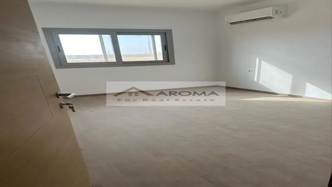 Luxury 3-Bedroom Apartment with 225 sqm Space
