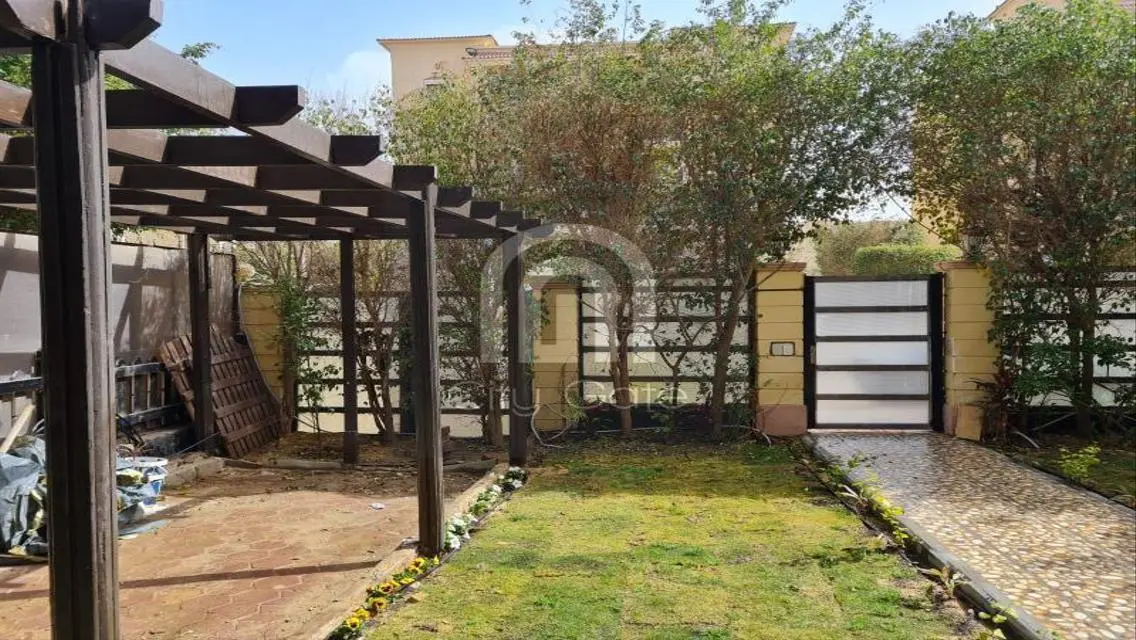 Luxury Apartment with Private Garden in City Gate