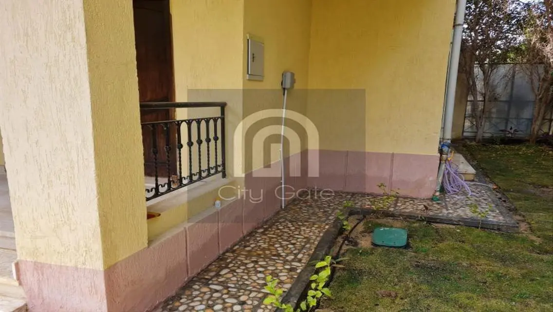 Luxury Apartment with Private Garden in City Gate
