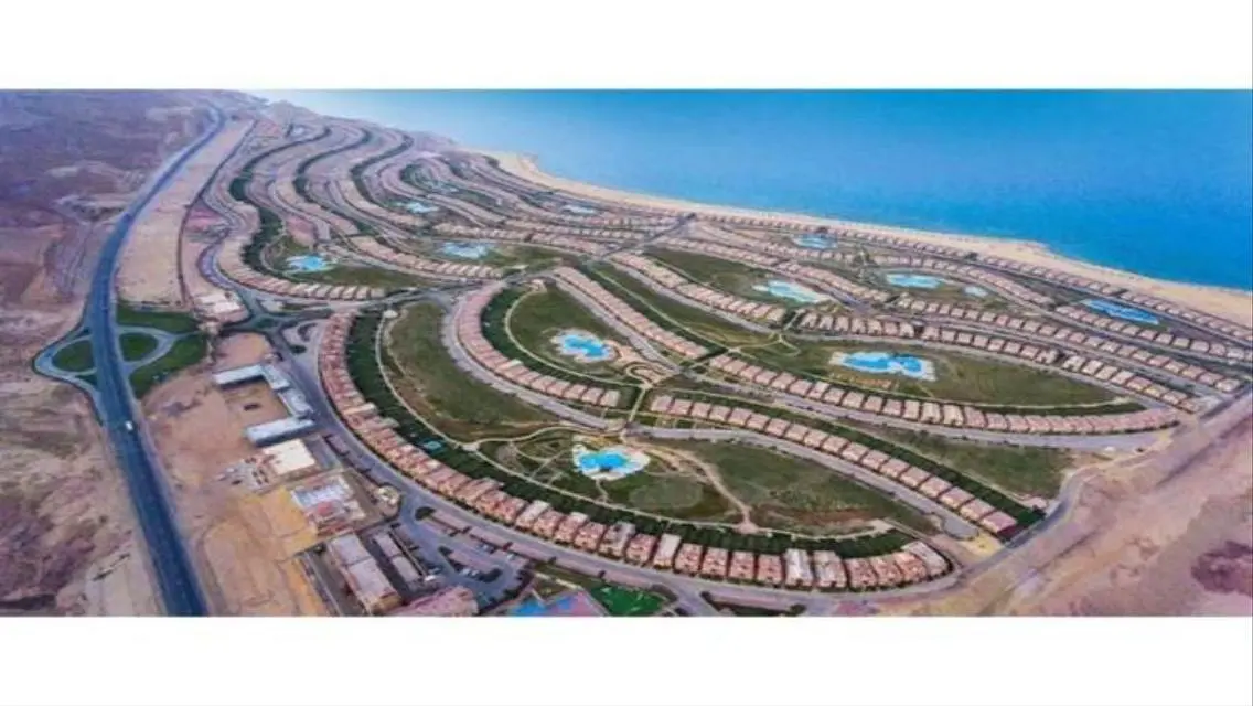 منزل أحلامك ببحيرات مذهلة