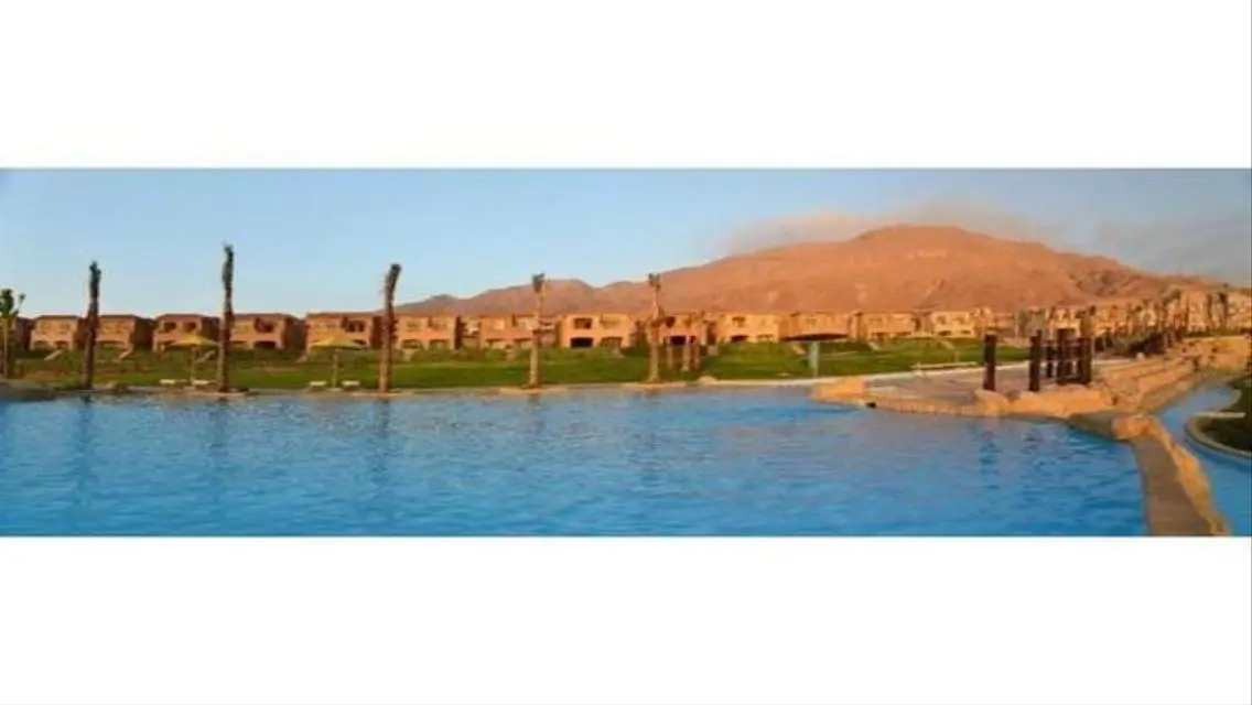 منزل أحلامك ببحيرات مذهلة
