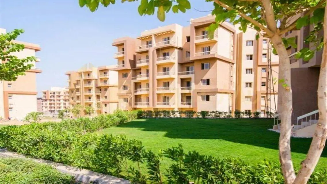 Luxurious Apartment Overlooking Lakes - 170 Square Meters