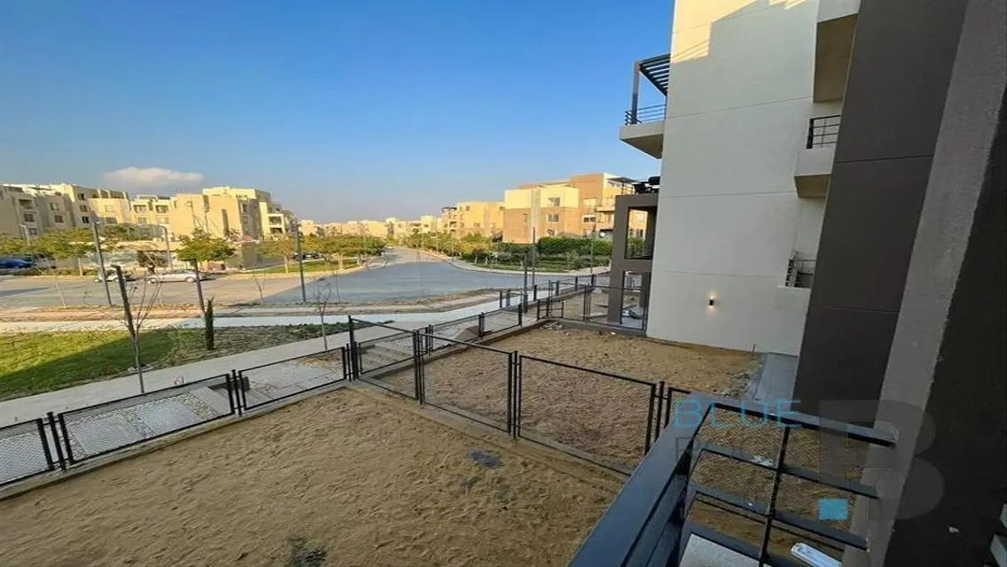 Modern Apartment with Shared Pool and Stunning View