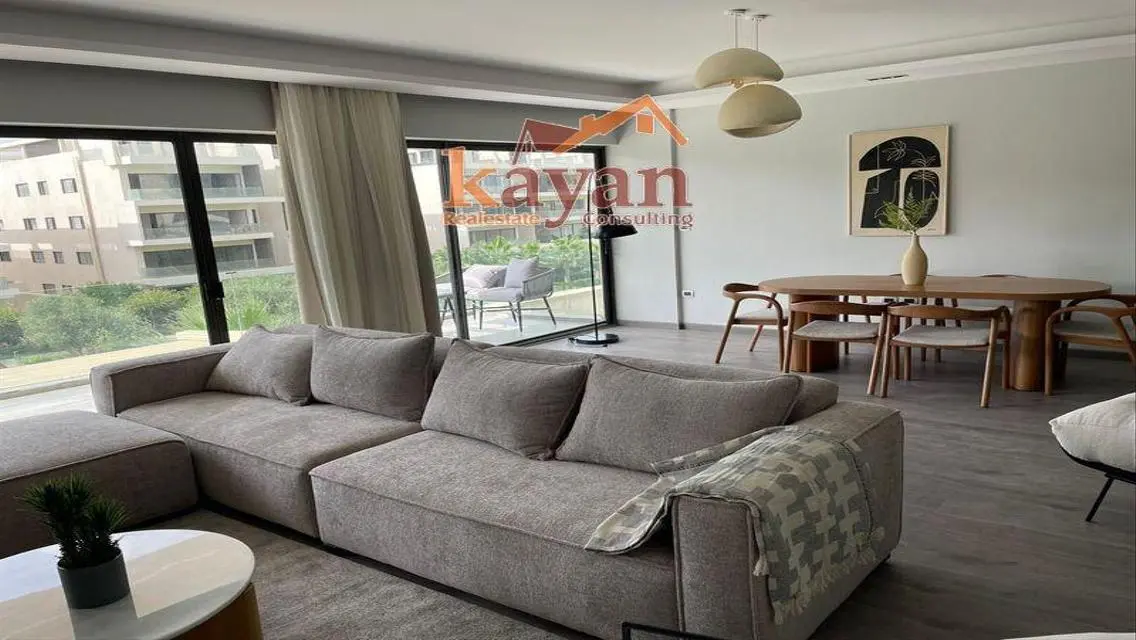 Luxury 3-Bedroom Apartment in the Heart of the City