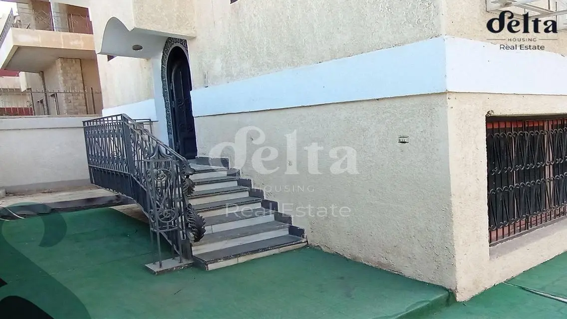 Luxurious Apartment with 70000 Square Meters of Comfort!