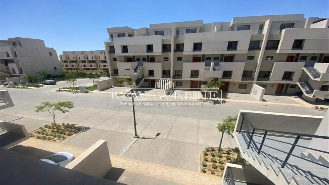 فيلا فاخرة مع إطلالة مميزة ومرافق متنوعة