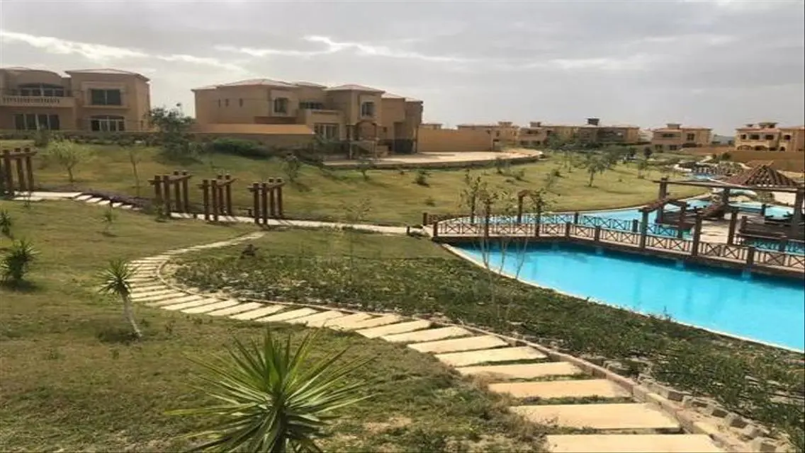 فيلا فاخرة مع إطلالة ساحرة للبيع