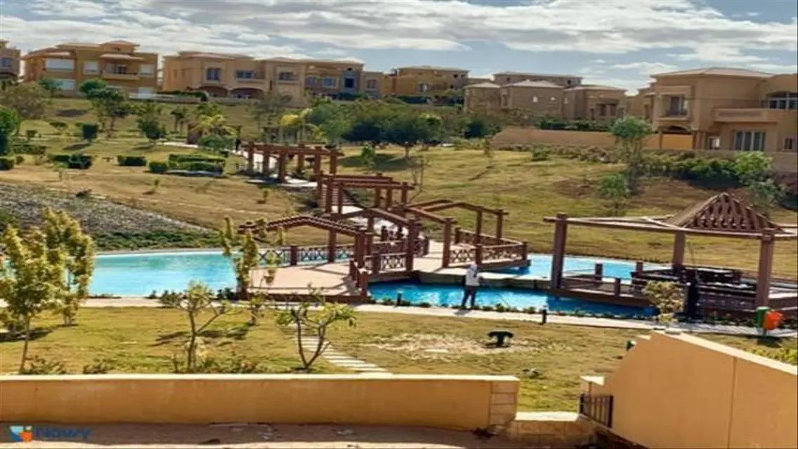 فيلا فاخرة مع إطلالة ساحرة للبيع