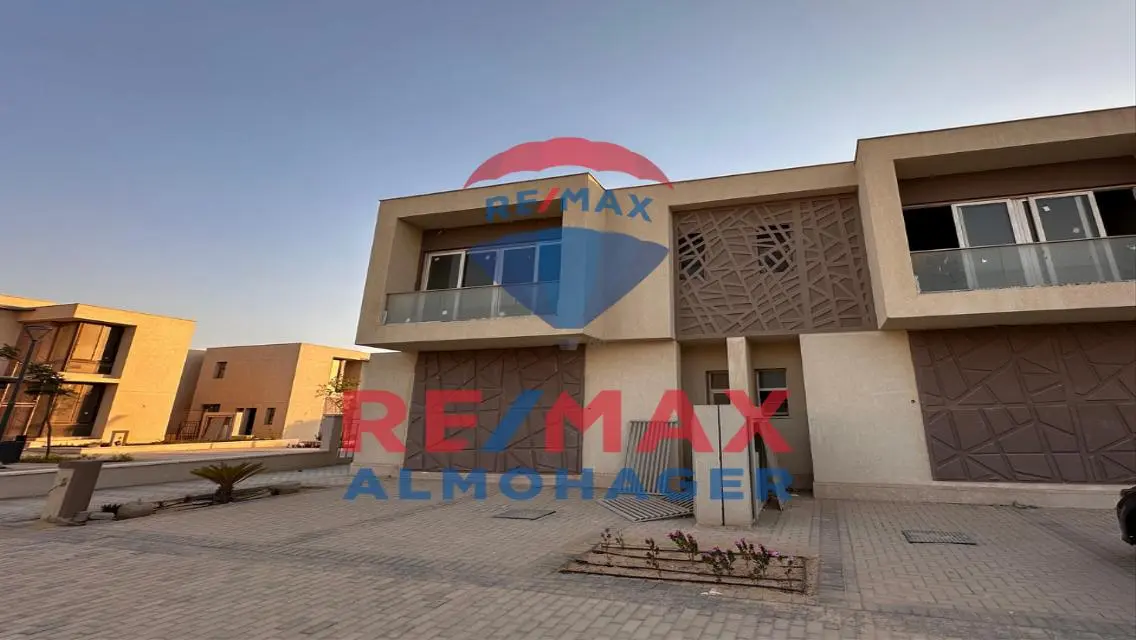 شقة فاخرة مع حديقة خاصة