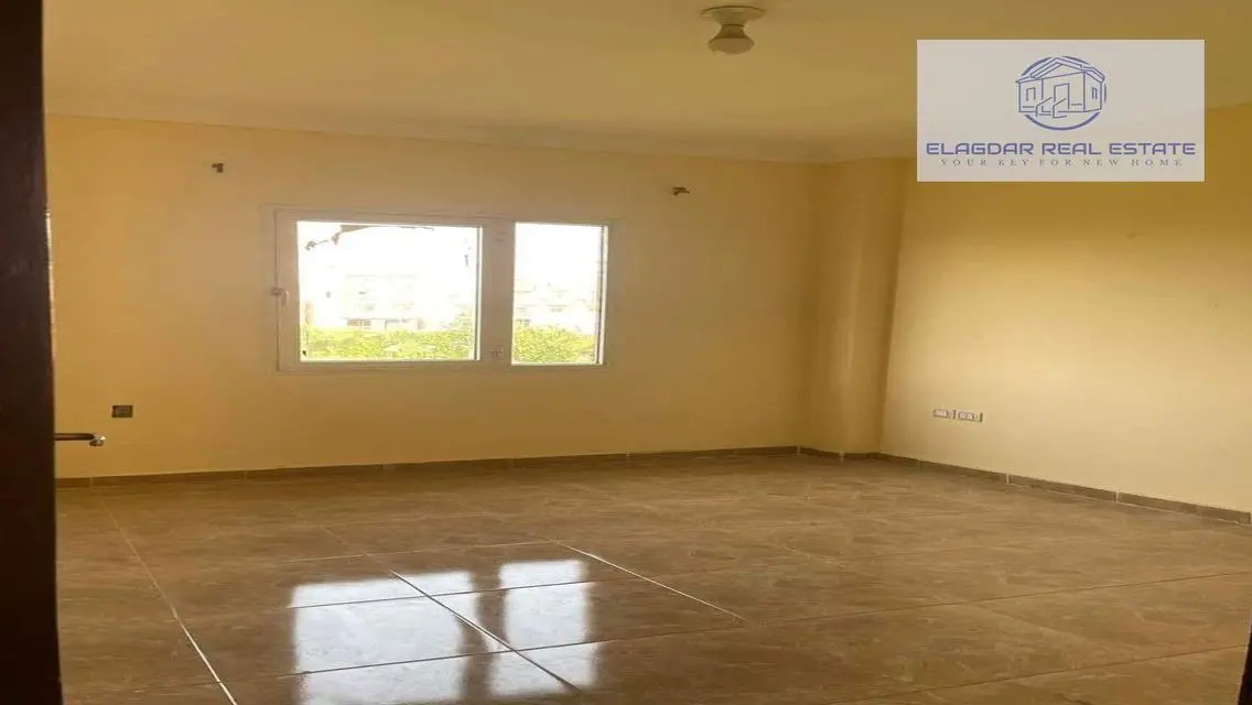 شقة مذهلة للبيع مع إطلالة رائعة في موقع مميز