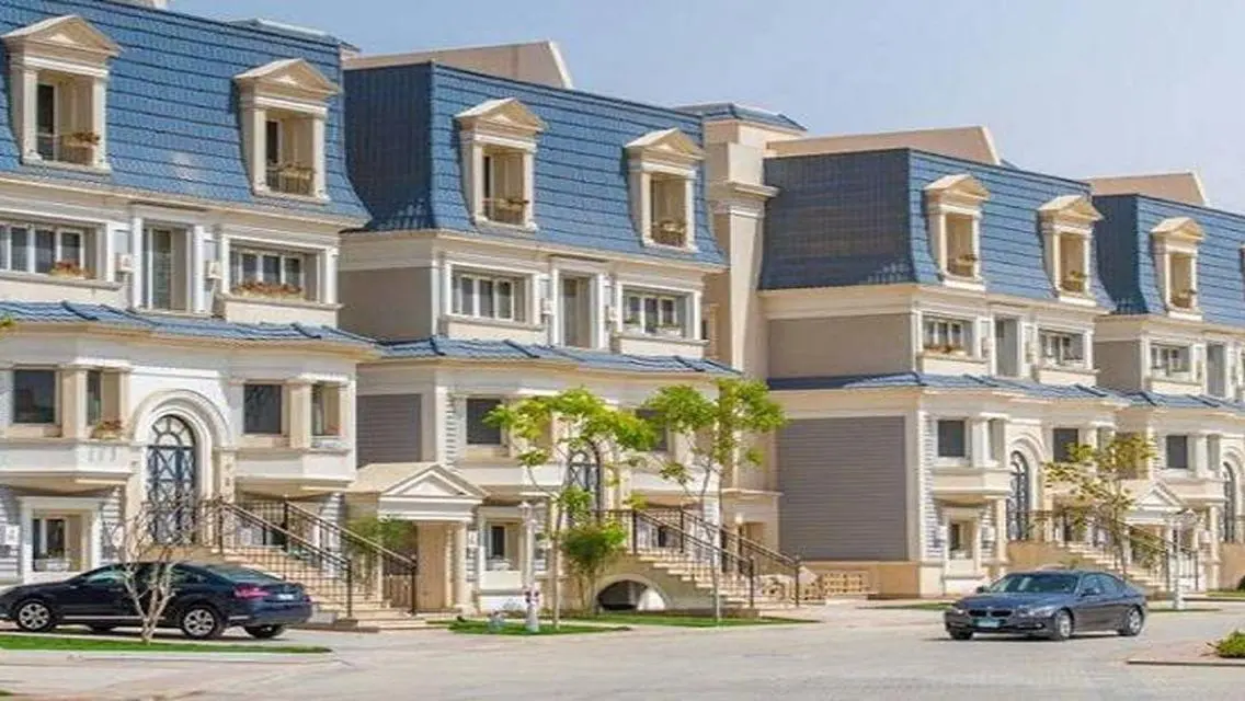 Luxurious CLUP Home with Water Features