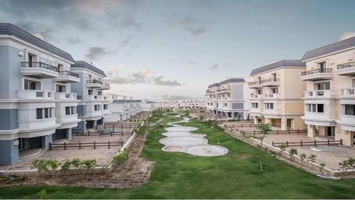 Luxurious CLUP Home with Water Features